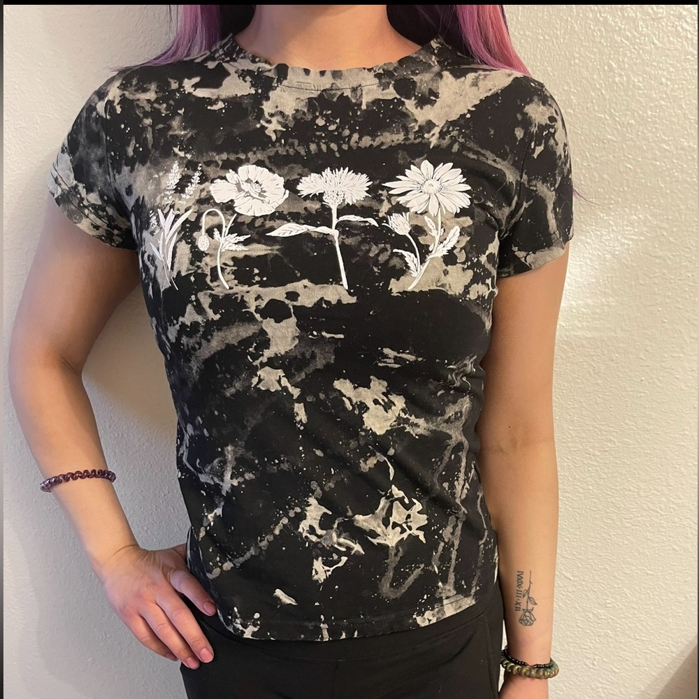 Bleach Dye floral Tee
